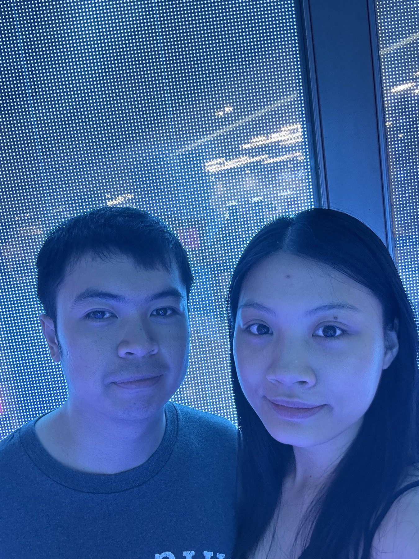 Hai đứa ở Đà Nẵng.